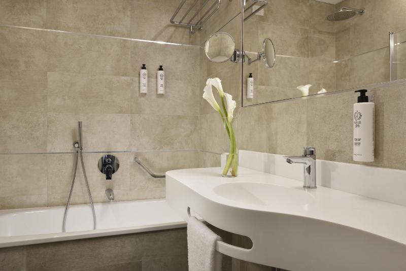 Superior Double or Twin Room image 3