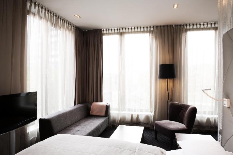 Junior Suite image 2