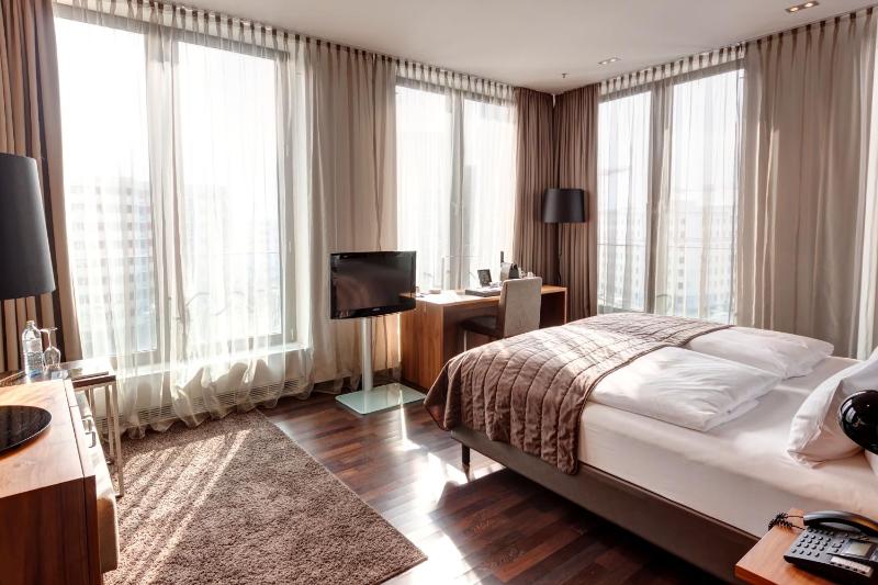 Deluxe Double Room image 4