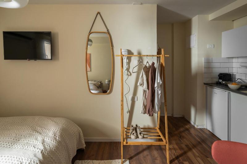 Dotan's Boutique Studios - By Gordon Beach! - image 10