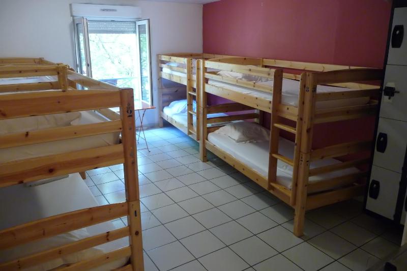 Bed in 8-Bed Mixed Dormitory Room image 1