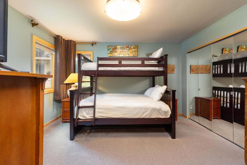 13 Liftside townhouse - image 7