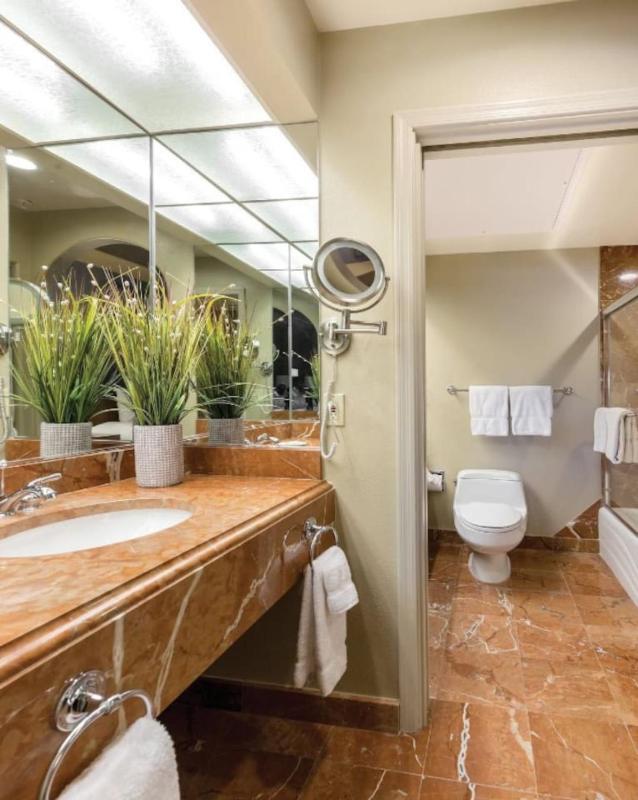Beautiful Hotel in Legacy Golf Resort - Studio Sleeps up to 4 - image 6