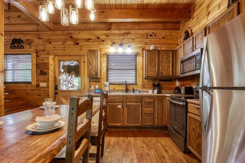 Big Bear Retreat- game Room Hot Tub Sleeps 3o Theater Room WIFI!!! - image 26