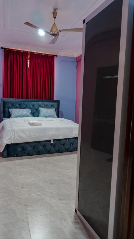Opheboat Villa and Cuisine Services - image 13