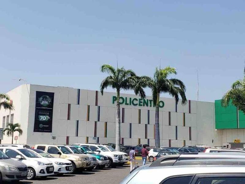 Gran Suite Junto Al San Marino Mall - image 10