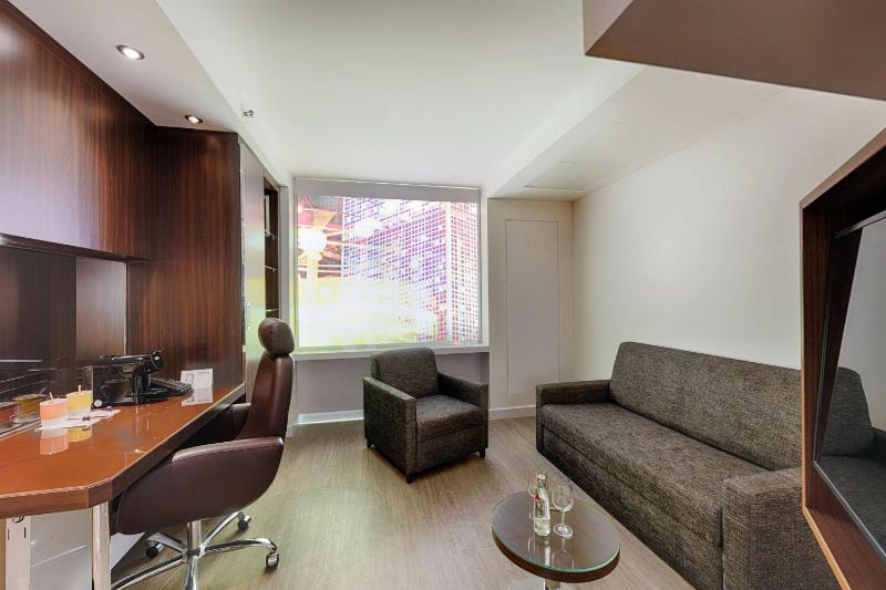 Colour Suite (Windowless Suite) image 1
