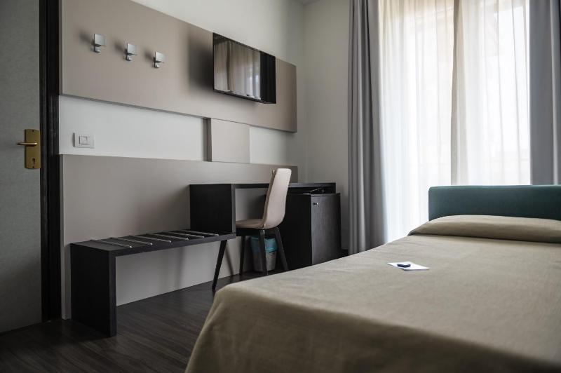 Comfort Single Room with Beach Package image 1