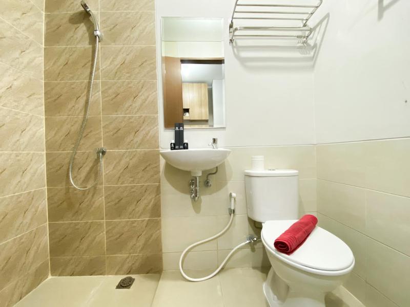 Chic and Cozy Studio Apartment at Transpark Juanda Bekasi By Travelio - image 8