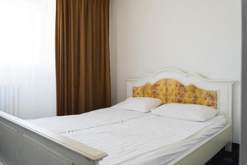 Double Room image 1