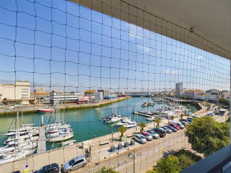 Vue directe port des Sables 4 adultes-2 enfants - image 21