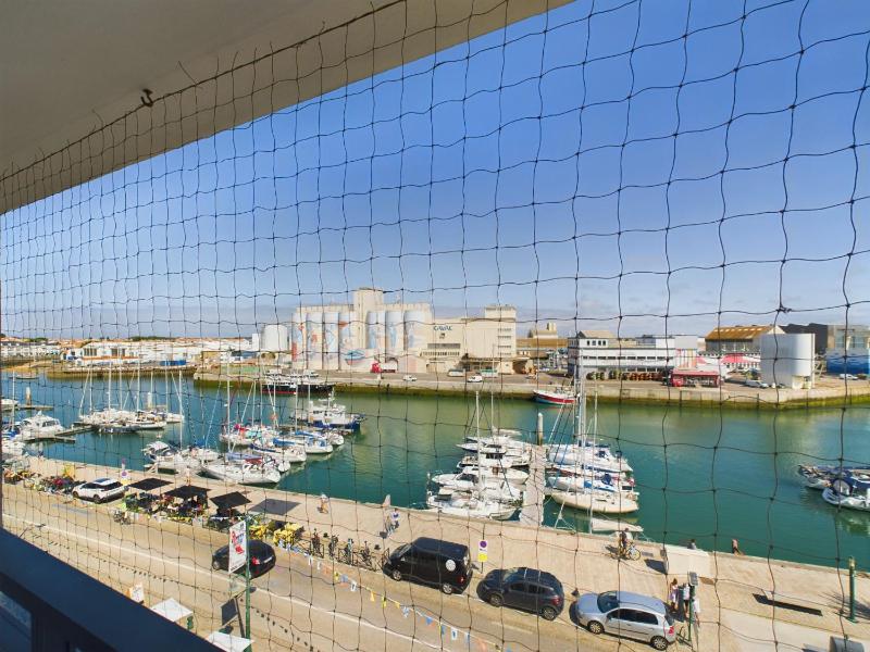 Vue directe port des Sables 4 adultes-2 enfants - image 17