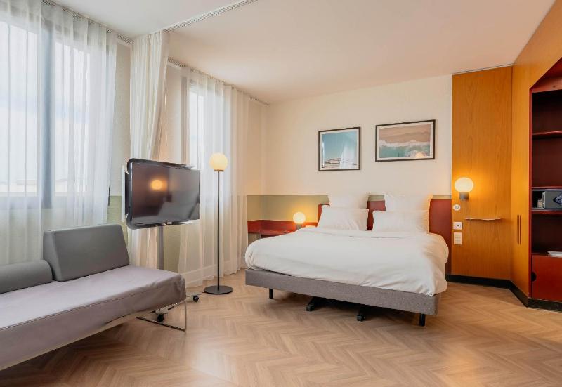 Superior Suite with Double Bed and Single Bed image 3