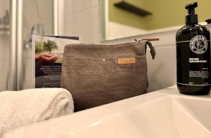 Economy Double Room image 2