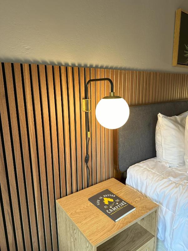 Double Room with Cliff View and Balcony image 2