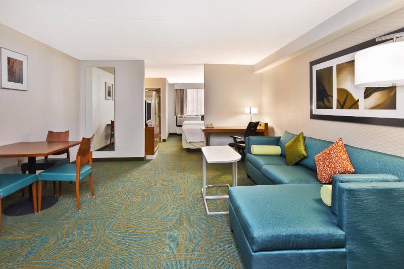 Executive Double Room with Two Double Beds - Sofa Bed image 1