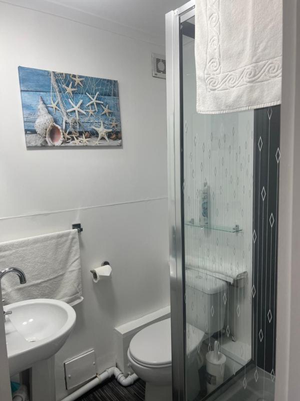 Double Room with Shared Bathroom image 4