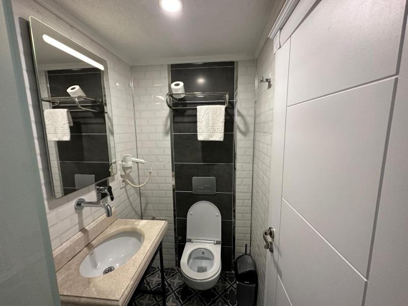 Standard Double Room image 2