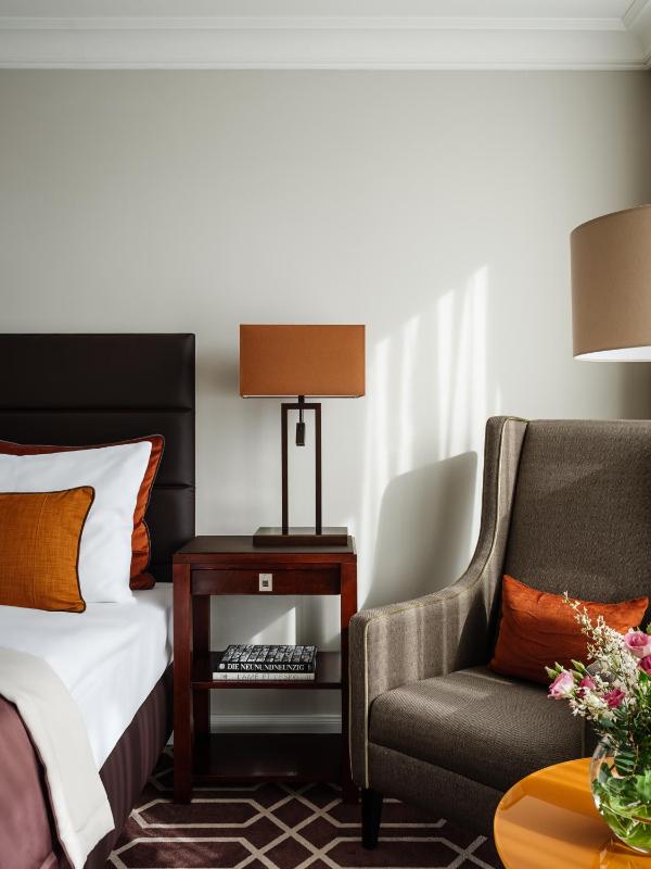 Deluxe Double Room image 3