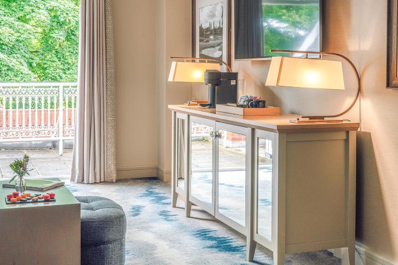 Signature Suite image 3