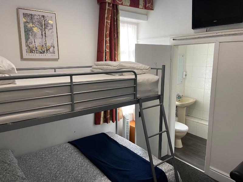 Backpackers Blackpool Hotel & Suites - image 24