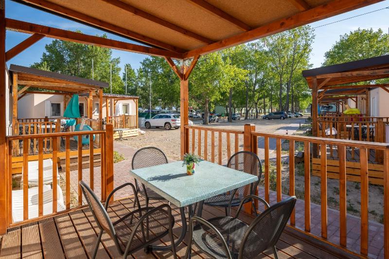 Relax Two-Bedroom Mobile Home with Terrace image 1
