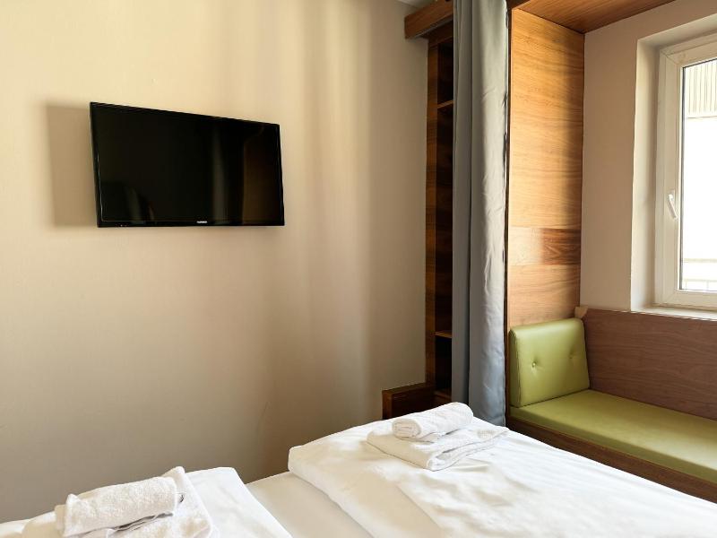 Double Room image 2