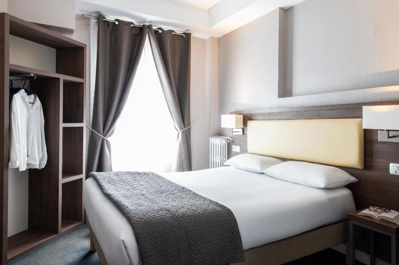 Double Room image 1