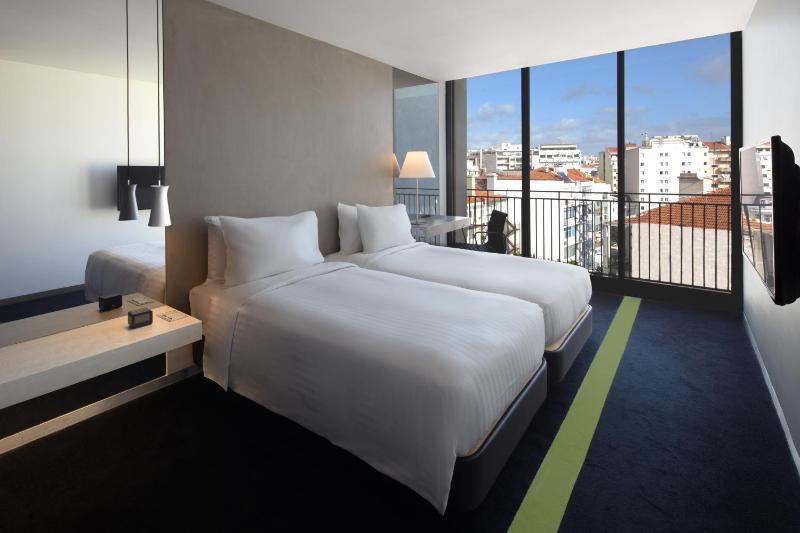 Twin Patio View Room with Balcony image 1