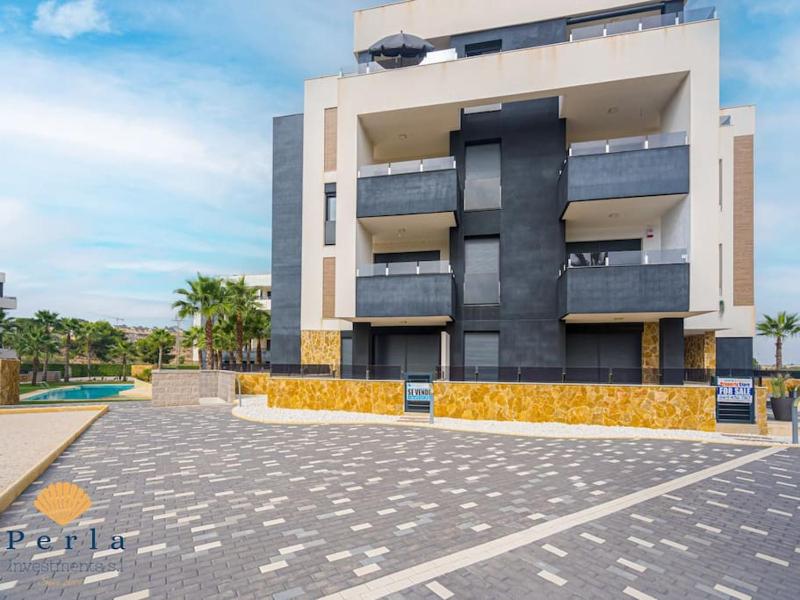 Beautiful 2 bedroom apartment in Orihuela Costa - image 2