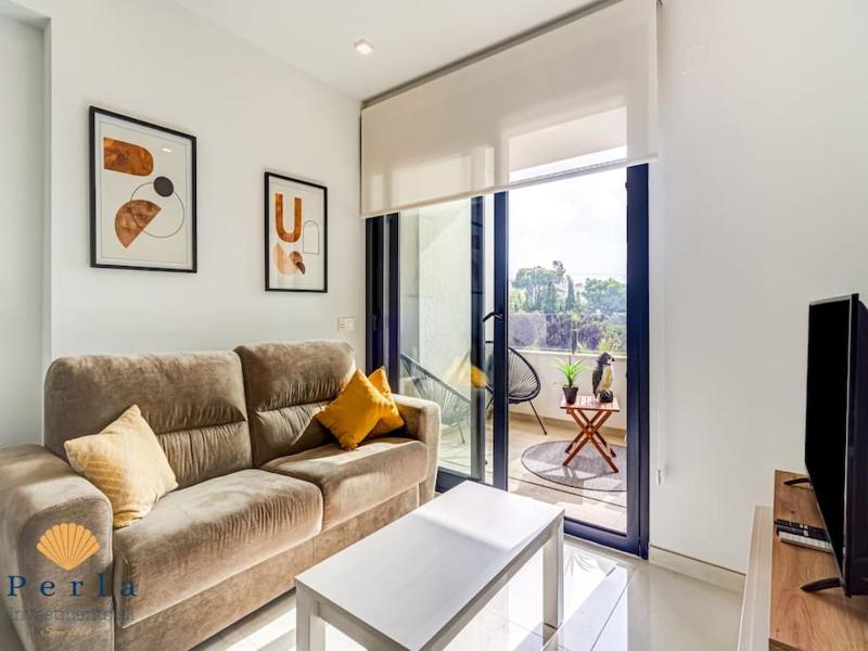 Beautiful 2 bedroom apartment in Orihuela Costa - image 21