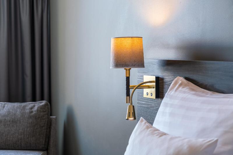 Standard Twin Room image 3