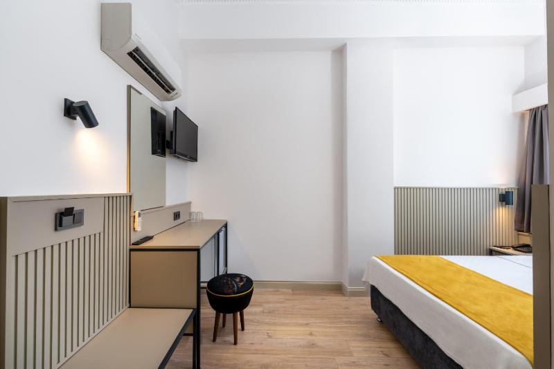 Budget Double Room image 1