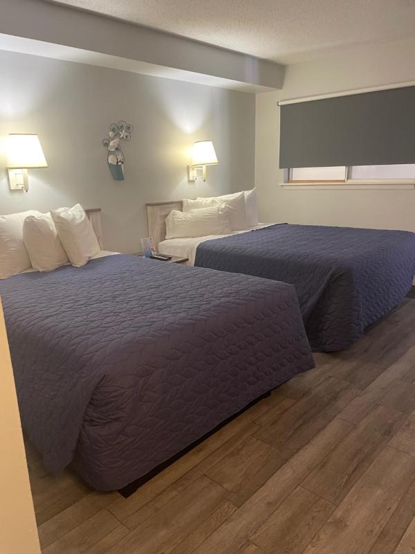 Ocean Front Queen Suite with Private Balcony image 4