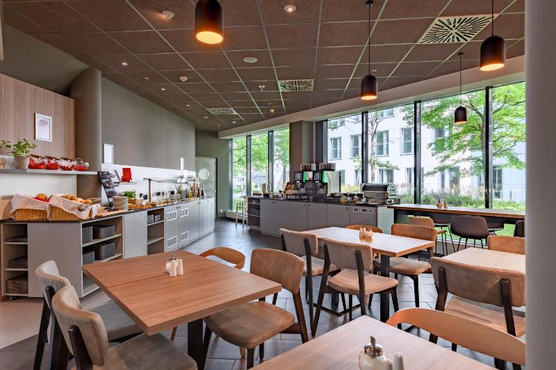 Suite Novotel Muenchen Parkstadt Schwabing - image 10