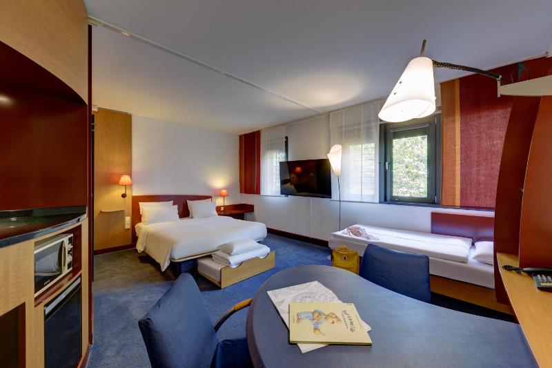 Suite Novotel Muenchen Parkstadt Schwabing - image 4