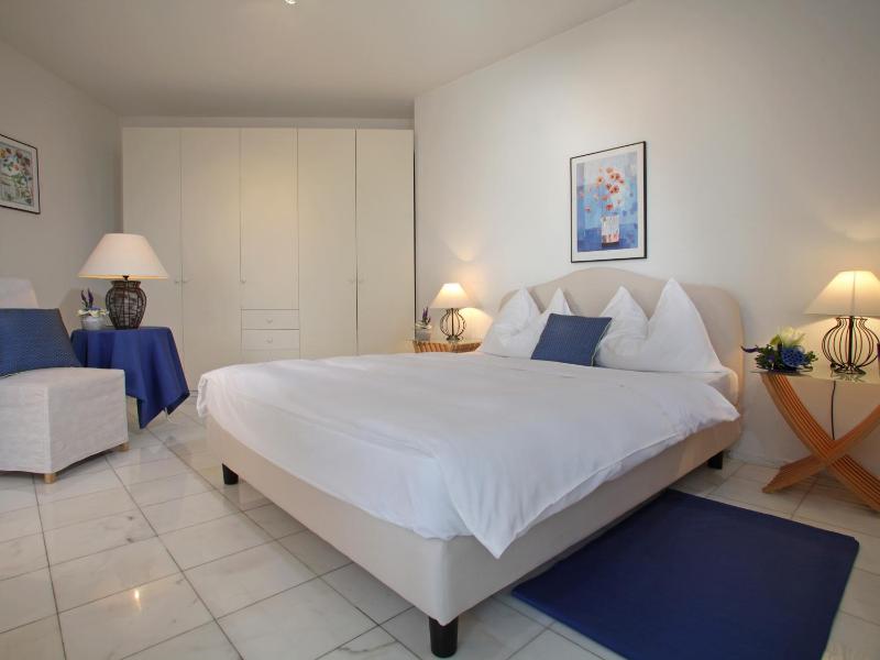 Premium Suite With Lake View image 4