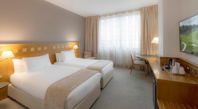 Twin Room image 1