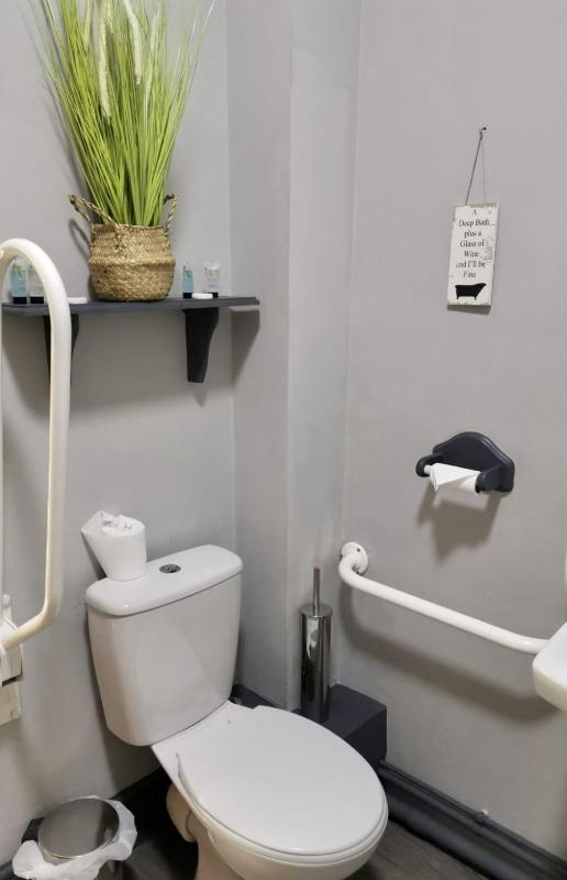 Double Room with Private Bathroom image 3