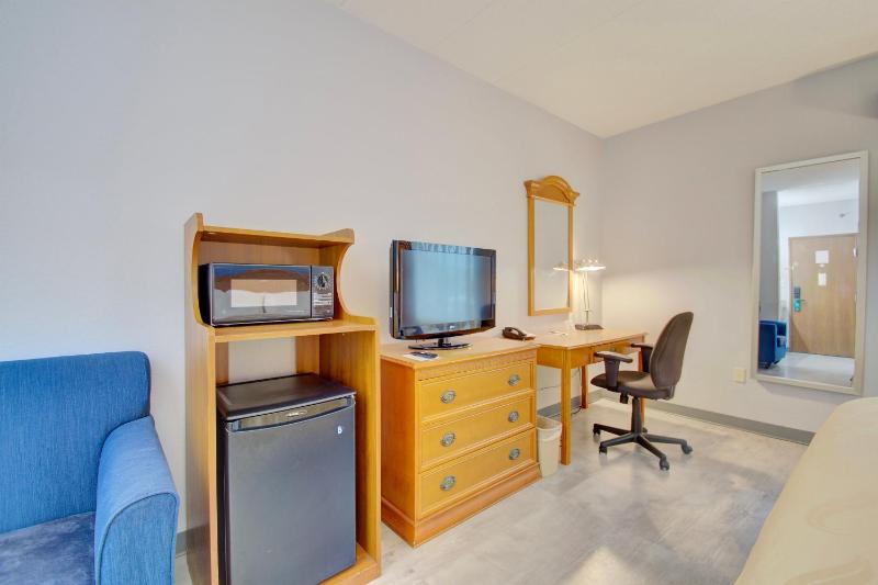 King Room image 3