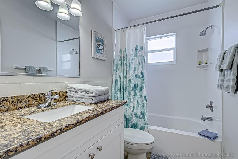One-Bedroom Apartment image 3