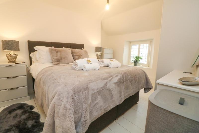 Bumblebee Cottage - image 30