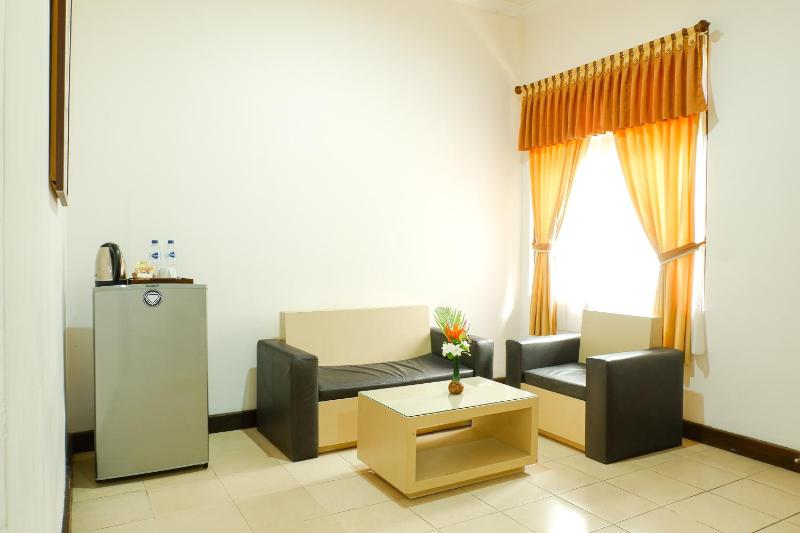 Lombok Garden Hotel - image 17