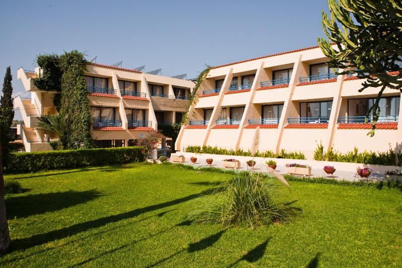 One-Bedroom Family Apartment with View image 2