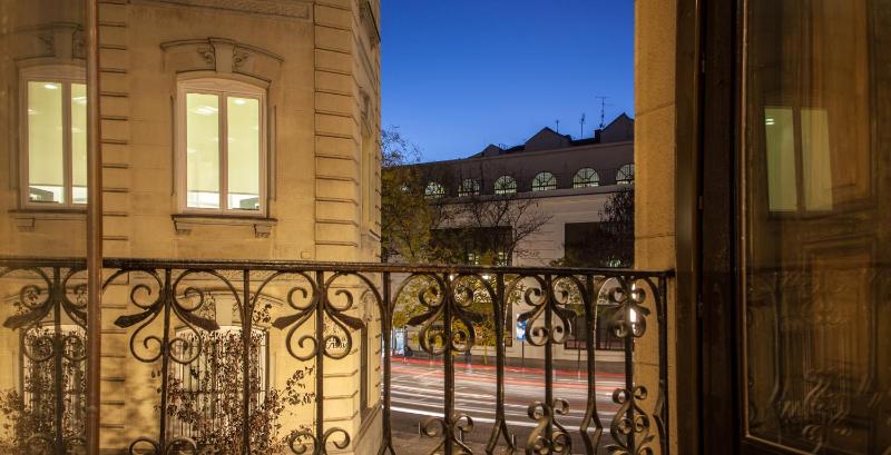 Triple Room with Shared Bathroom and Balcony image 2