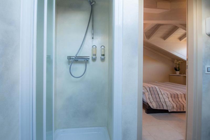 Double Room image 2