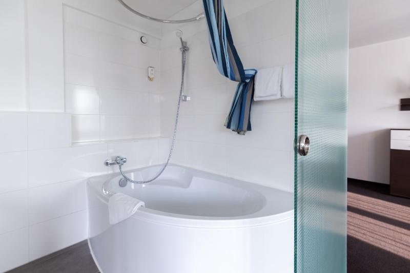 Business Double Room image 2