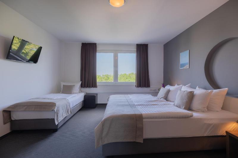 Hotel Aviva - image 41