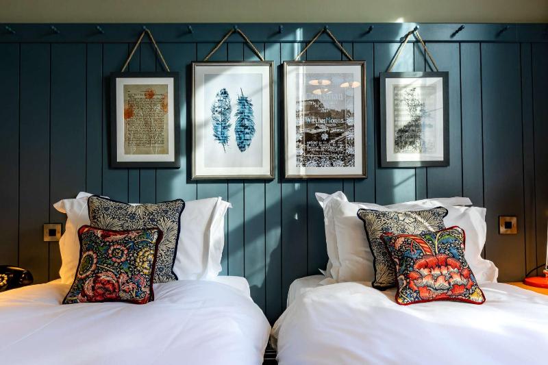 Twin Room image 1