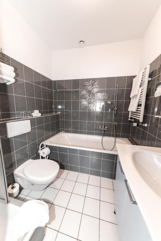 Suite with Sea View - Main Building  image 4